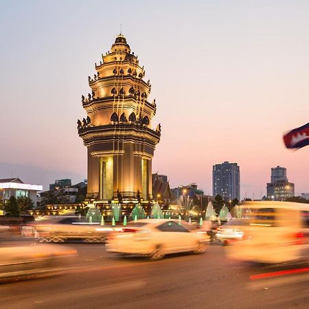 Aurea Central Hotel Phnom Penh Bagian luar foto