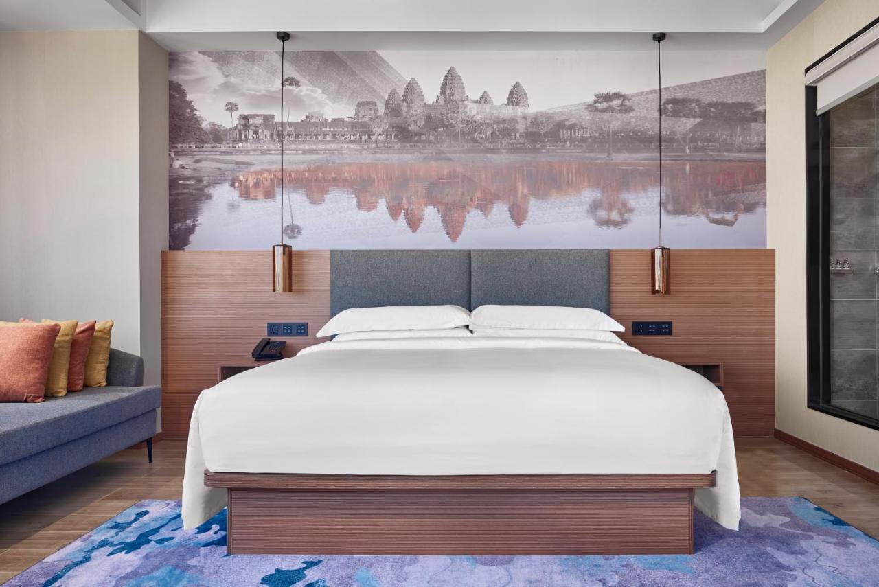 Aurea Central Hotel Phnom Penh Bagian luar foto