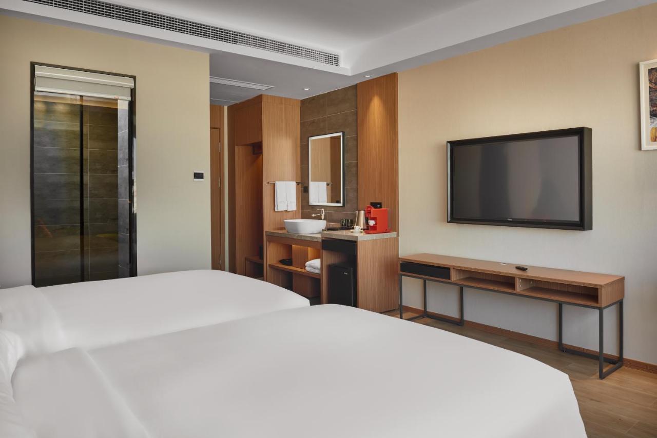 Aurea Central Hotel Phnom Penh Bagian luar foto