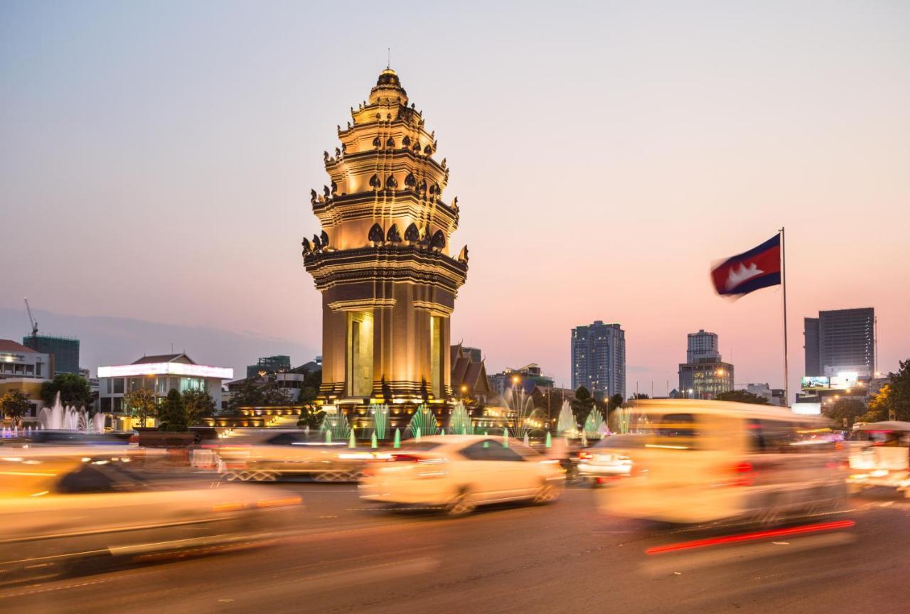 Aurea Central Hotel Phnom Penh Bagian luar foto